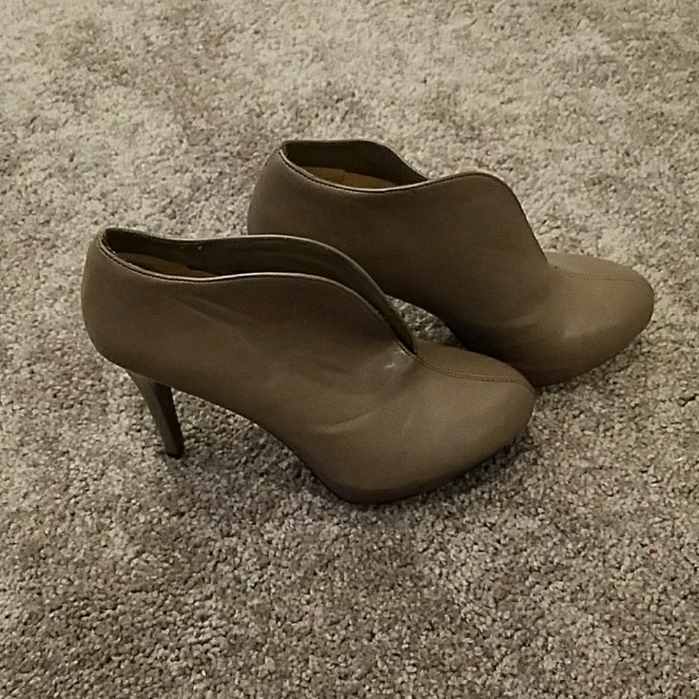 Audrey Brooke booties